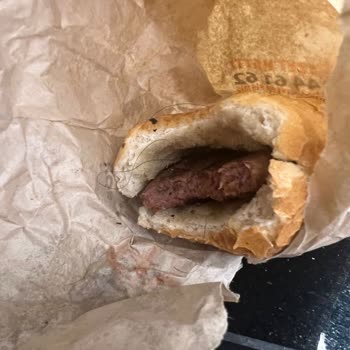 Köfteci Yusuf'tan Aldığımız Köfte İçinde Kıl Çıktı