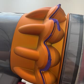 Dyson V15 Mor Lastik Sorunu