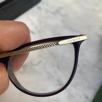 Vogue Gözlük Firmasının İşi Yokuşa Sürmesi