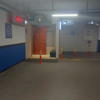 Cepa AVM Otoparkta Mescit Bulunması!