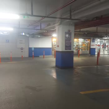 Cepa AVM Otoparkta Mescit Bulunması!