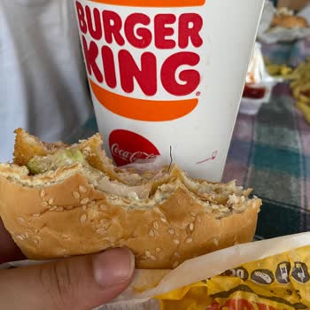 Burger King Hamburger İçerisinden Tel Çıktı!