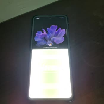 Samsung Telefon Z Flip Ekran Sorunu