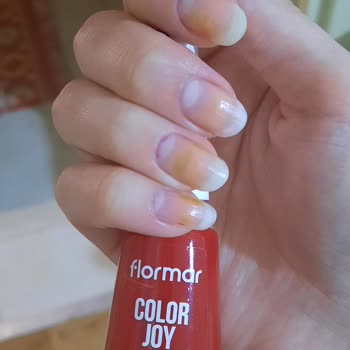 Flormar Color Joy 321 Red Flag Oje Tırnaklarıma Zarar Verdi