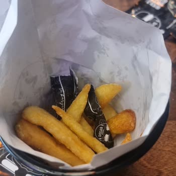 Dexas Burger Yemek Yerine Çöp!
