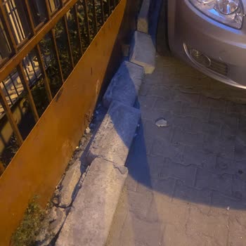 Kağıthane Belediyesi Kaldırım Taşlarını Onarmıyor