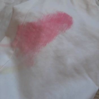 Domestos Beyaz Pantolonumu Pembe Yaptı