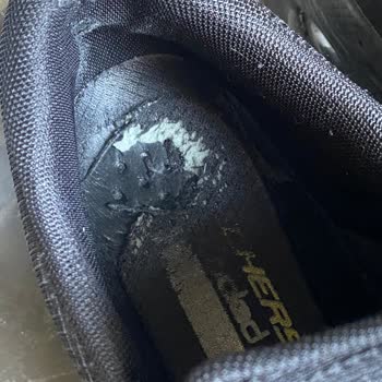 Skechers Ayakkabının 4 Ayda Tabanı Eridi, Değişim Dahi Yapmadılar.