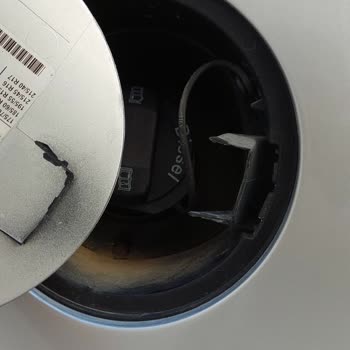 Shell Pompacı Depo Kapağımı Kırdı