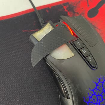 Bloody Mouse Yapışkanı Kalktı
