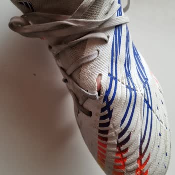 Adidas Kramponlar 5 Ay İçinde Paramparça Oldu