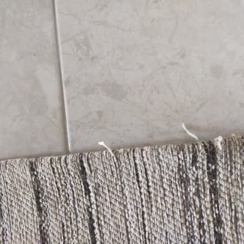 Gümüşsuyu Halı İpleri Çıkıyor Sökülüyor Henüz Yıkama Dahi Yapmadım