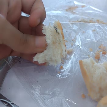 Carrefour SA Küflü Ekmek Ve Eksik Salam