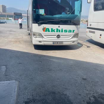 Akhisar Seyahat Uyanık Muavin Parayı Al Çantayı Verme Oldu