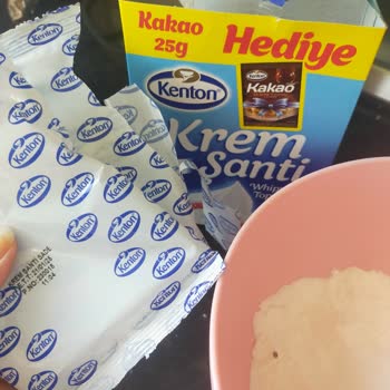 Kenton Krem Şantinin İçinden Bilmediğim Bir Şey Çıktı