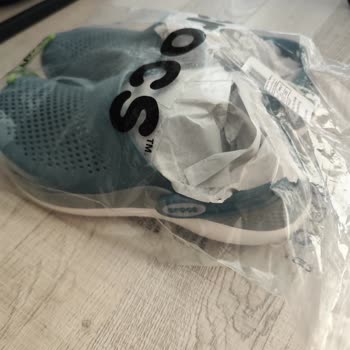 Carrefour SA Crocs Literide 360 Terlik Defolu Ürün