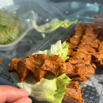 Oses Çiğköfteden Aldığım Çiğköftede Kıl Çıktı Hem Saçımdan Uzun