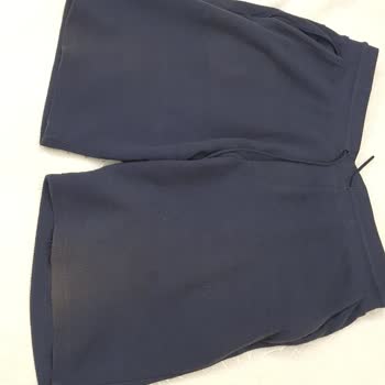 Mudo Lacivert Renk Kısa Pantolon Renk Solması, Güneş Yanığı