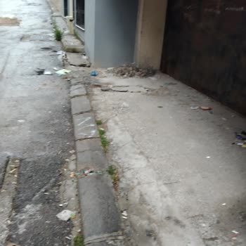 İzmir Büyükşehir Belediyesi Asfalt Bozuk Bende Temiz Bir Sokakta Uyanmak İstiyorum
