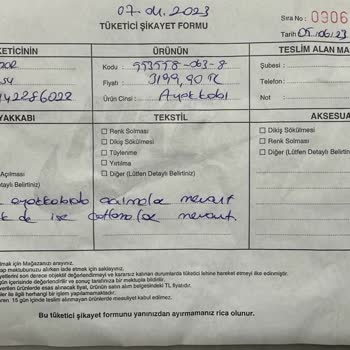 Nike 1 Ayda Yırtılan Ayakkabısı