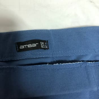 Ambar Tekstil 'den Aldığım Mavi Etek Diğer Kıyafetlere Renk Verdi