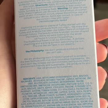 Cosmed Dry Touch Güneş Kremi Küf Benzeri Yeşil Kalıntı