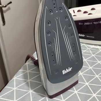 A101 Fakir Buhar Kazanlı Ütü Tabanı İlk Kullanımda Yapıştı.