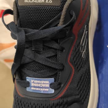 Maltepe Piazza Skechers Ayakkabı Ayak Bileğini Yaraladı