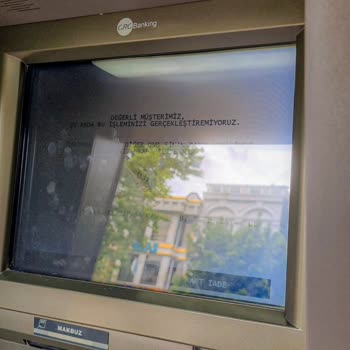 QNB Finansbank Fatih Şubesinin 2 ATM'si De Çalışmıyor