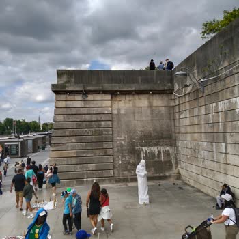 Eyfel Tur - Batobus Paris / France