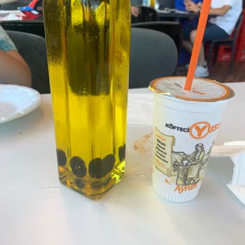 Köfteci Yusuf 'ta Küflü Ekmek Servis Edildi