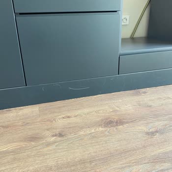 Temizlik59 (instagram.com: corlutemizlik59) Dolap Kapaklarımı Çizerek Beni Zarara Sokan İş Ahlakı Olmayan Şirket