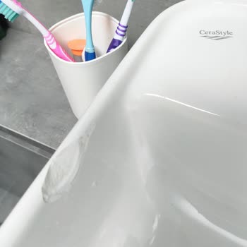 Cerastyle Marka Lavabonun Kenarı Kırıldı