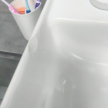 Cerastyle Marka Lavabonun Kenarı Kırıldı