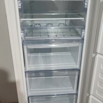 Beko Servisin Kusurlu Derin Dondurucu Getirmesi