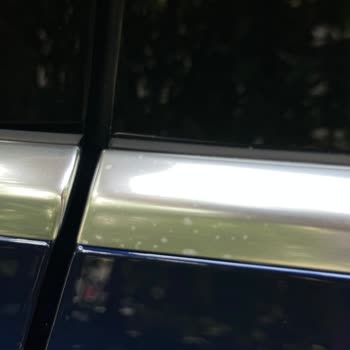 Audi Arka Kapı Cam Çitası Beyazlaması