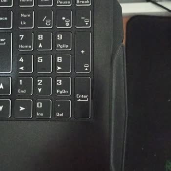 Monster Notebook Teknik Servisten Kırıl Geldi