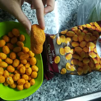 Simbat Soslu Cips Fıstık İçinden Kocaman Bir Şeyin Çıkması