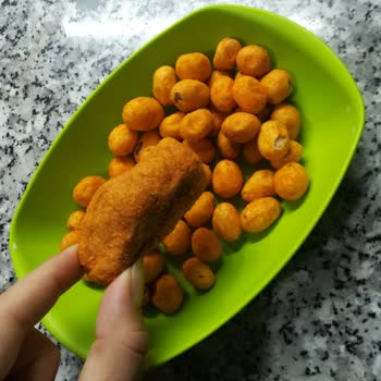 Simbat Soslu Cips Fıstık İçinden Kocaman Bir Şeyin Çıkması