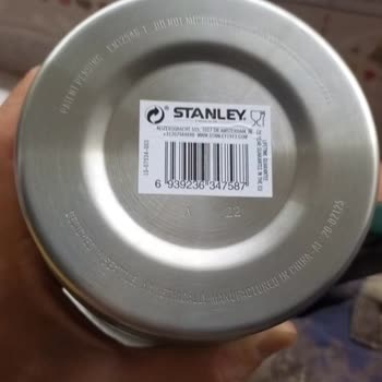 Stanley Termos Sıcak İçecekleri Soğutuyor