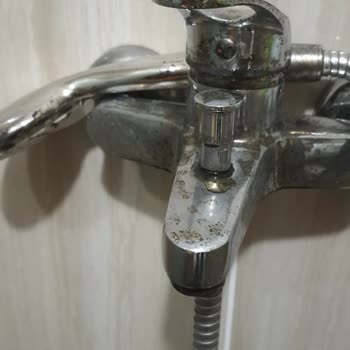 Ernet Banyodaki Tüm Metal Olan Her Şey Karardı, Çeşme Bataryaları Çöp Oldu