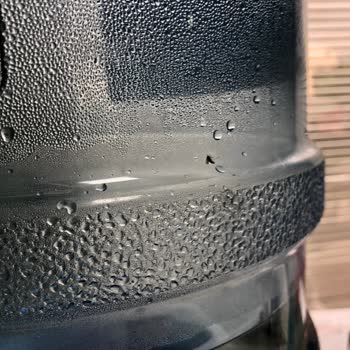 Buzdağı Markalı Sudan Sinek Çıktı