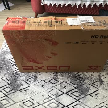 Axen Televizyon Arızalı Ve Kırık Bir Şekilde Geldi