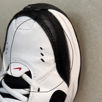 In Street Nike Air Monarch Deri Hatası