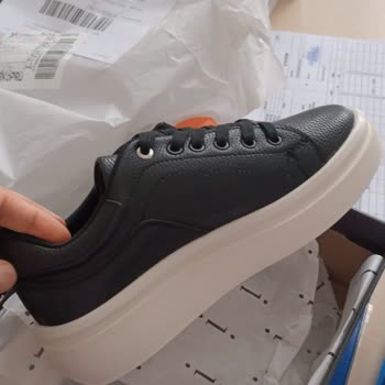 Giyinsen Gönderilen Bambaşka Bir Ürün Ve Yapılmayan İade