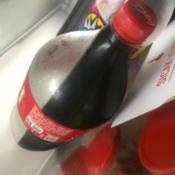 Coca-Cola Şişenin Akıtması Ve Gazı Olmaması