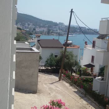 Milas Belediyesi Güllük'te Yapılan Bina İnşaatının Sokağımıza Araç Girişini Engellemesi