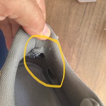 Lotto Erkek Spor Ayakkabı İç Astarı Yırtıldı