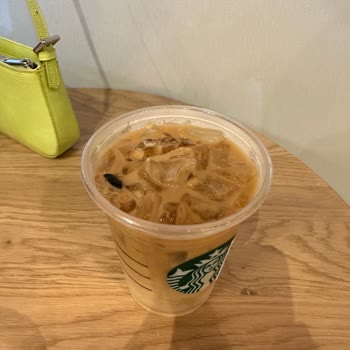 Starbucks Coffee İçecekten Böcek Çıktı