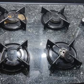 Oscar Ocağın Camı Patladı